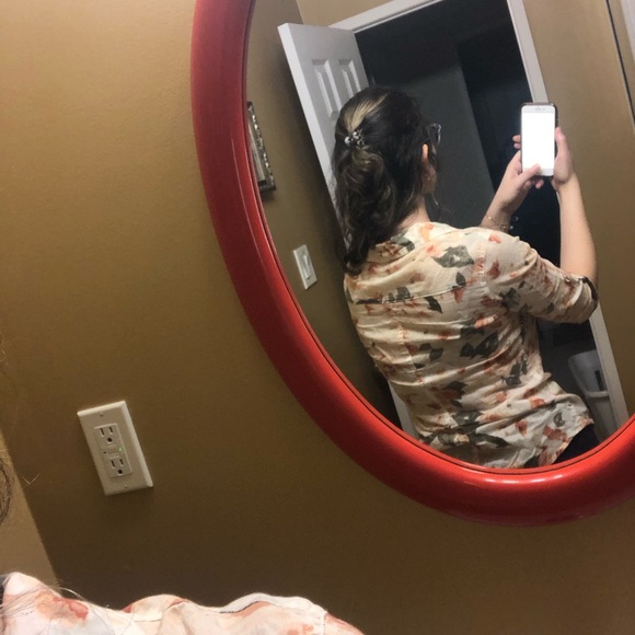 Dynamite Floral Blouse💐💐 - Picture 3 of 4